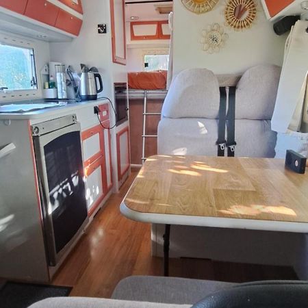 Camping Car A 3 Minutes Du Parc Pairi Daiza Hotel Brugelette Eksteriør billede